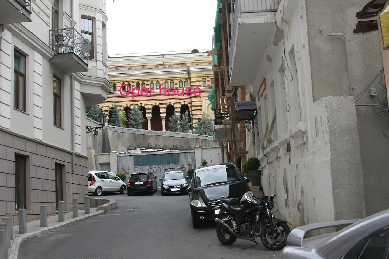 Opera Apartment Very Heart Of Tbiliszi Grúzia